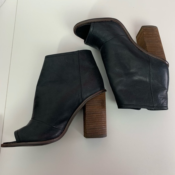 Kelsi Dagger Brooklyn Bushwick Peep Toe Booties - Picture 8 of 11